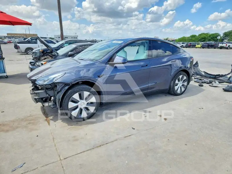 2023 Tesla Model Y фото
