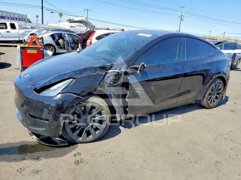 2023 Tesla Model Y фото