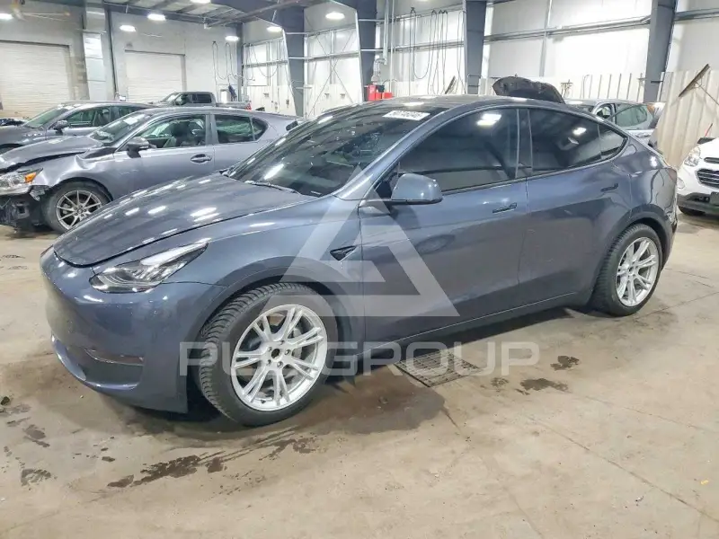 2023 Tesla Model Y фото