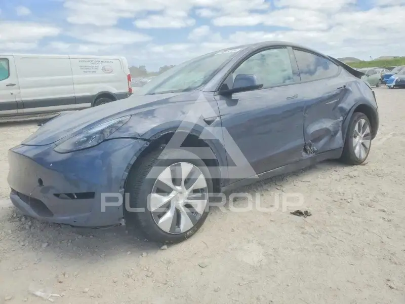 2023 Tesla Model Y фото