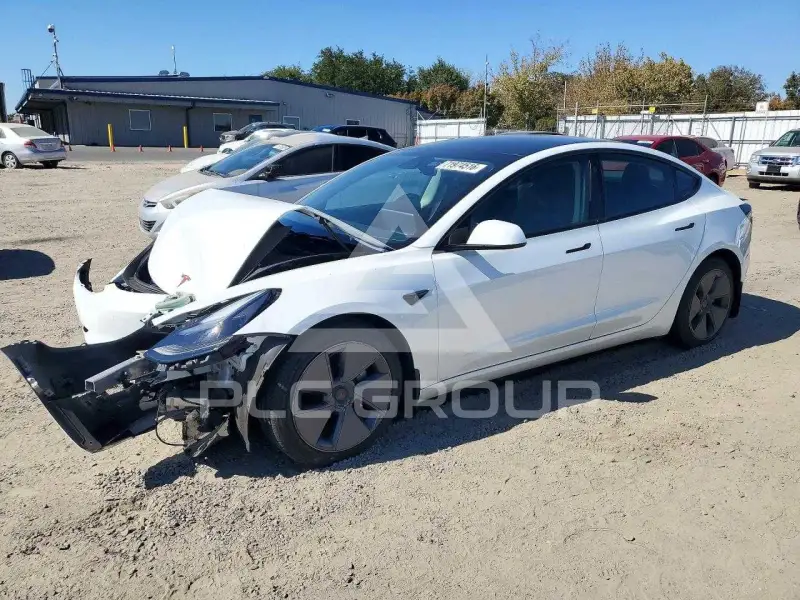 2023 Tesla Model 3 фото