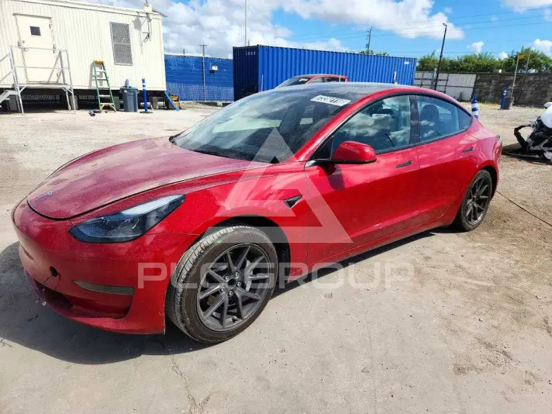 2023 Tesla Model 3 фото