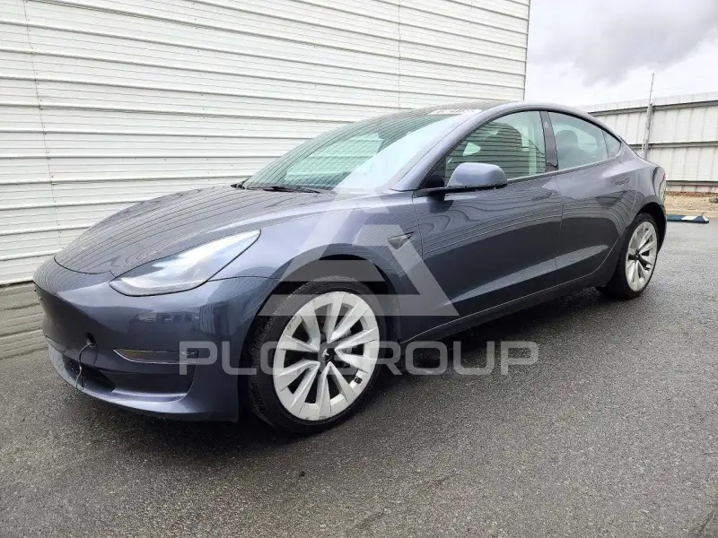 2023 Tesla Model 3 фото