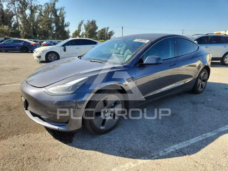 2023 Tesla Model 3 фото