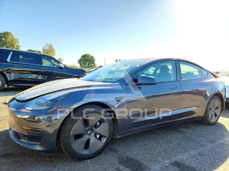 2023 Tesla Model 3 фото