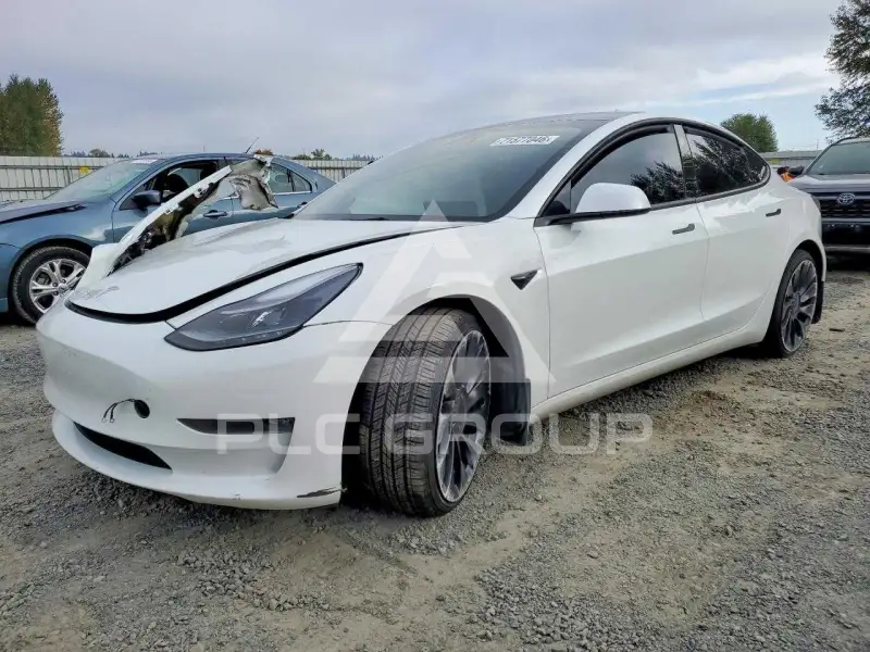2023 Tesla Model 3 фото