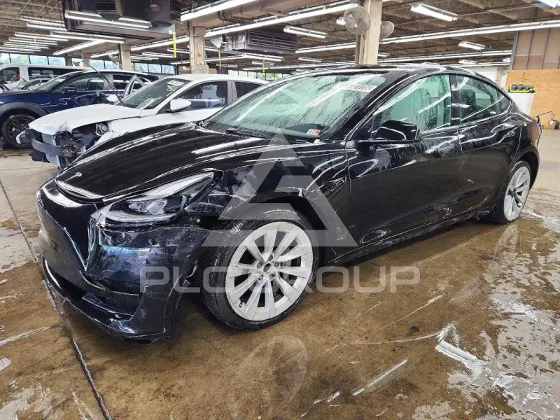 2023 Tesla Model 3 фото