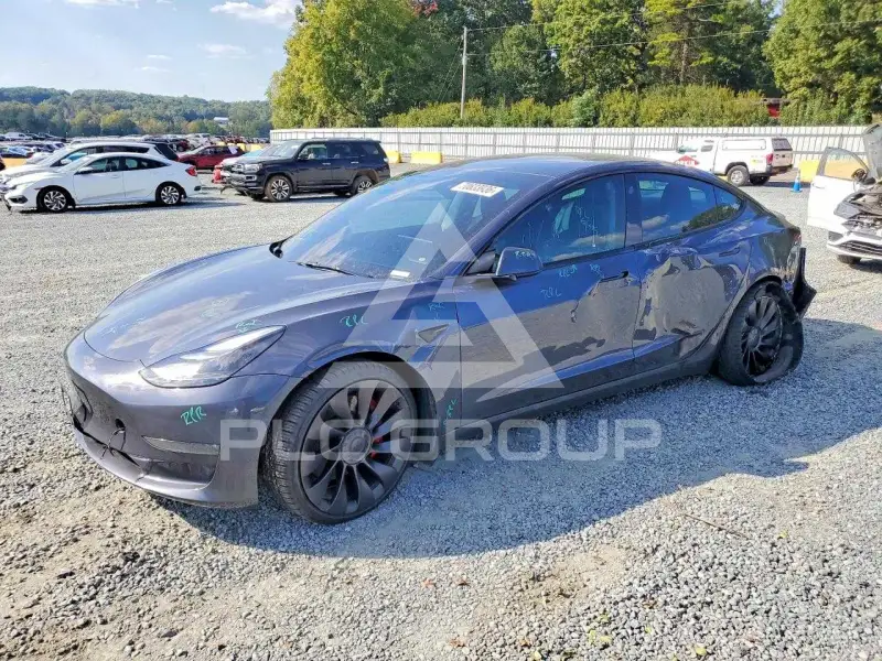 2023 Tesla Model 3 фото
