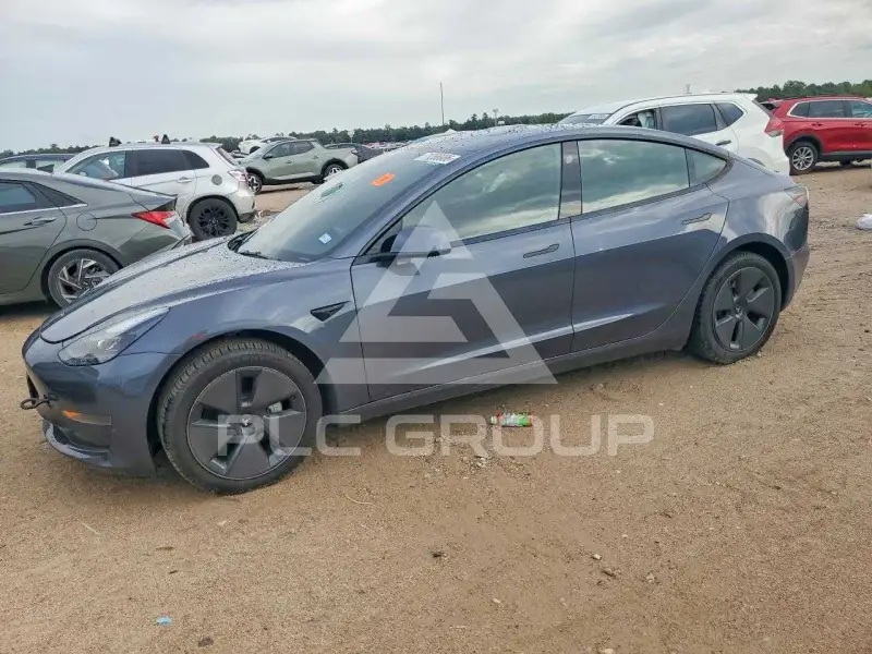 2023 Tesla Model 3 фото