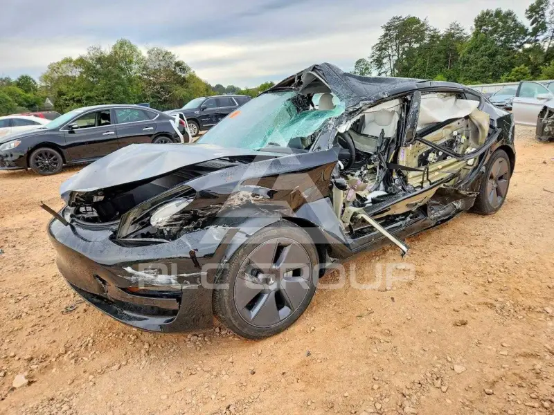 2023 Tesla Model 3 фото