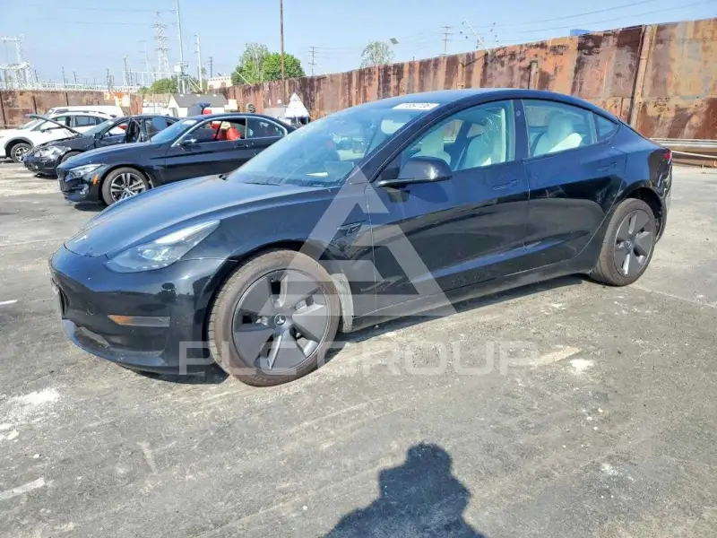 2023 Tesla Model 3 фото