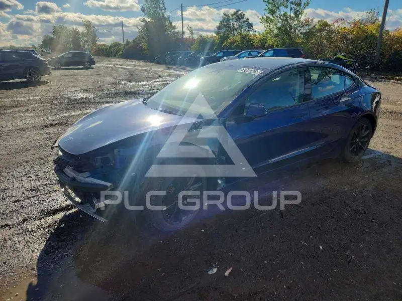 2023 Tesla Model 3 фото