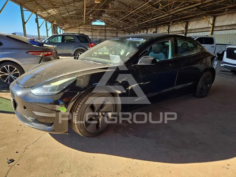 2023 Tesla Model 3 фото