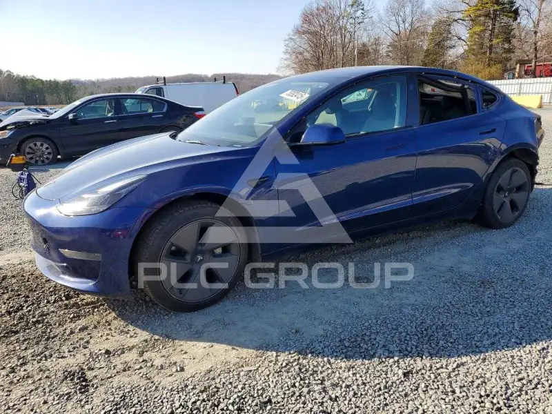 2023 Tesla Model 3 фото