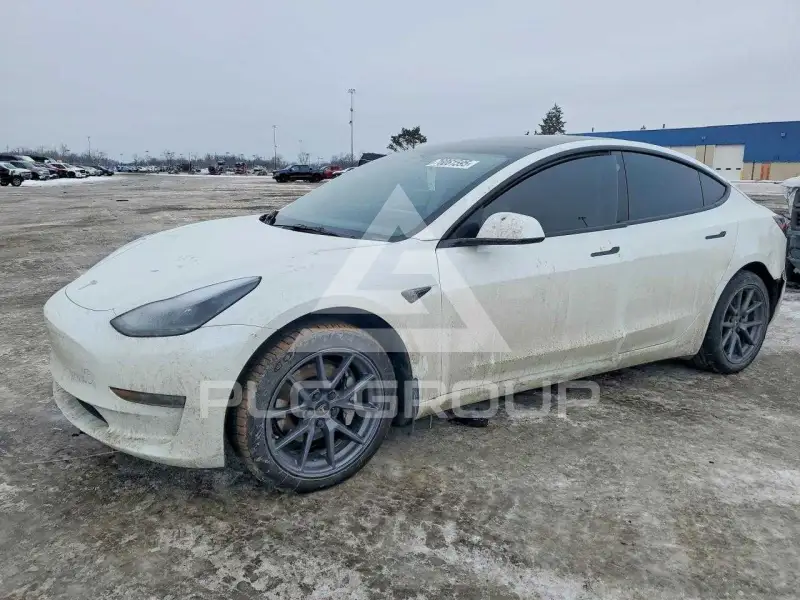 2023 Tesla Model 3 фото