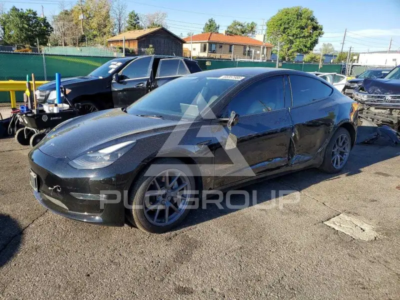 2023 Tesla Model 3 фото