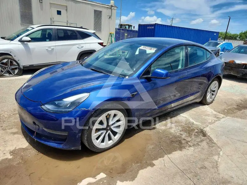 2023 Tesla Model 3 фото