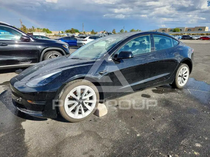 2023 Tesla Model 3 фото