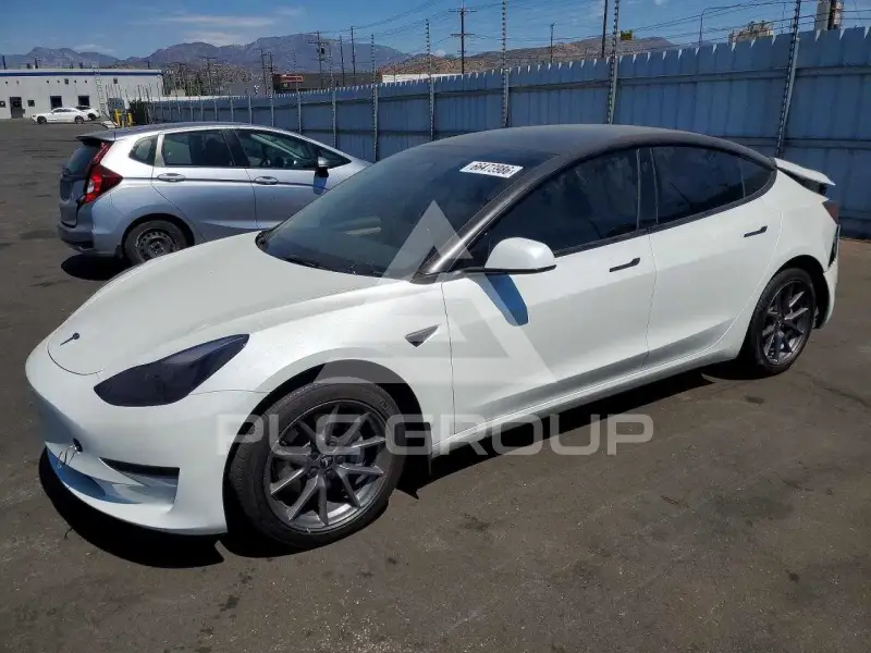 2023 Tesla Model 3 фото