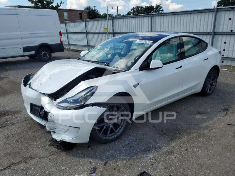 2023 Tesla Model 3 фото