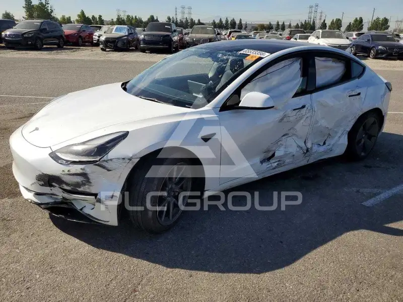 2023 Tesla Model 3 фото