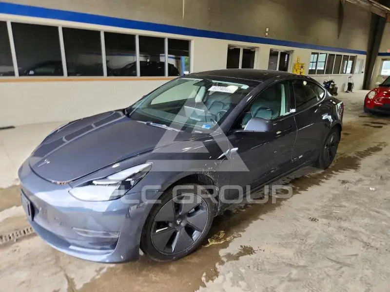 2023 Tesla Model 3 фото