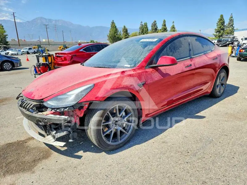 2023 Tesla Model 3 фото