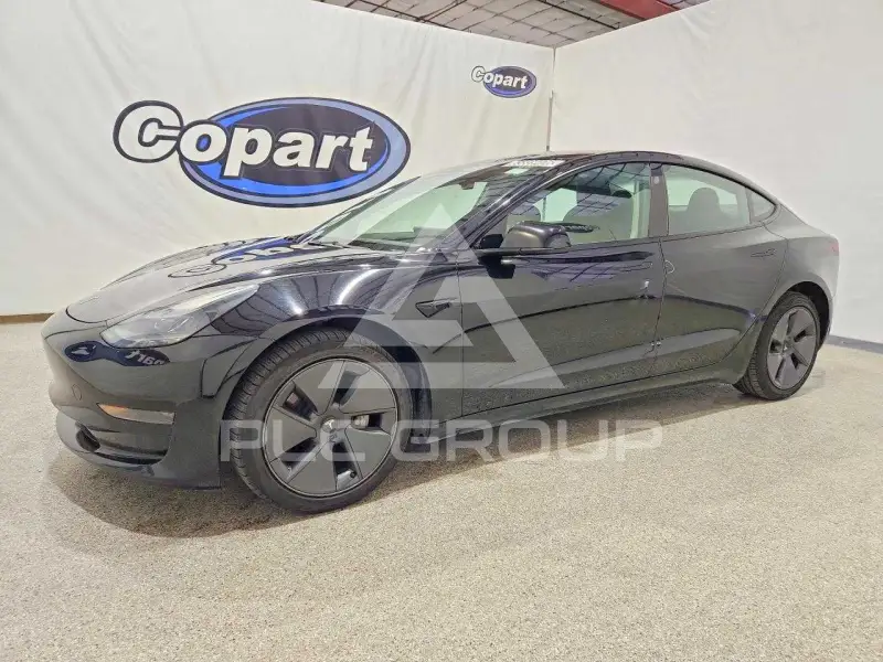 2023 Tesla Model 3 фото