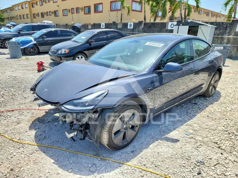 2023 Tesla Model 3 фото