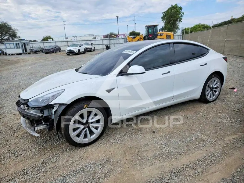 2023 Tesla Model 3 фото