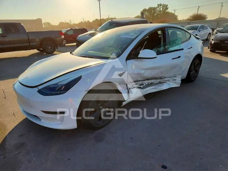 2023 Tesla Model 3 фото