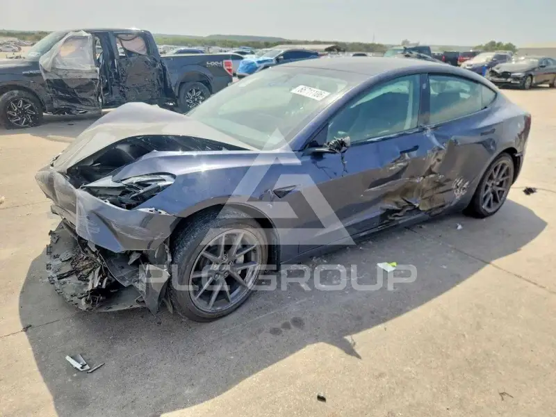 2023 Tesla Model 3 фото