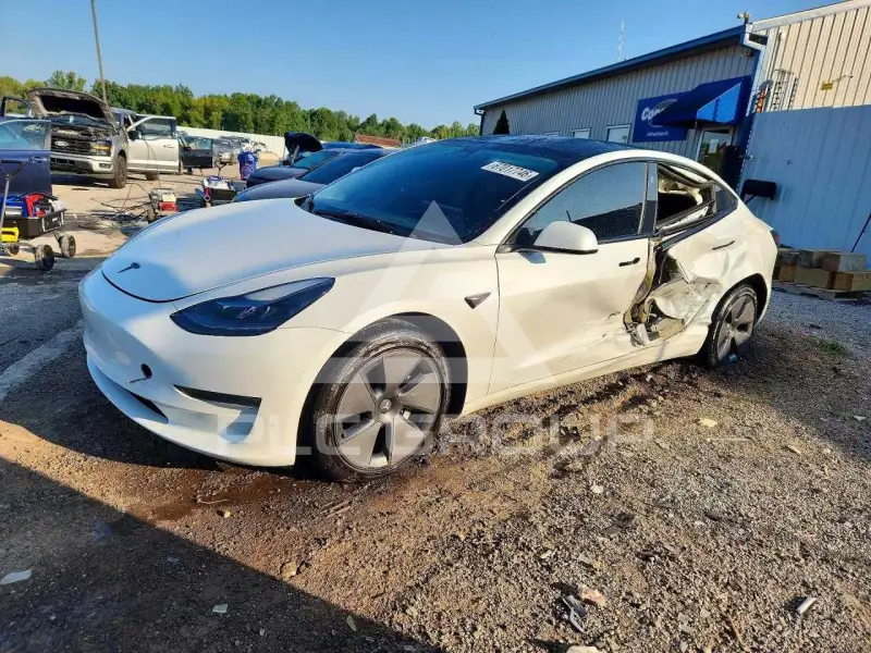 2023 Tesla Model 3 фото