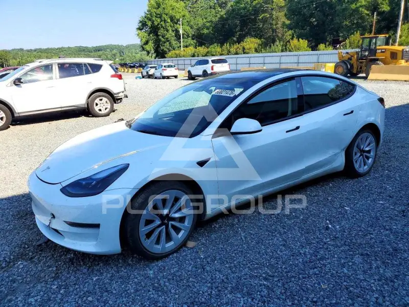 2023 Tesla Model 3 фото