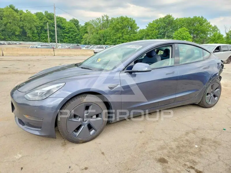 2023 Tesla Model 3 фото