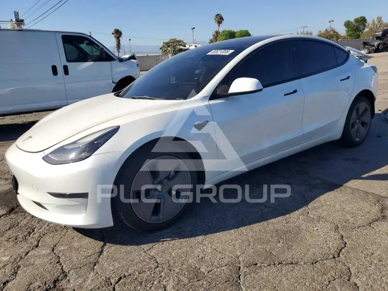 2023 Tesla Model 3 фото