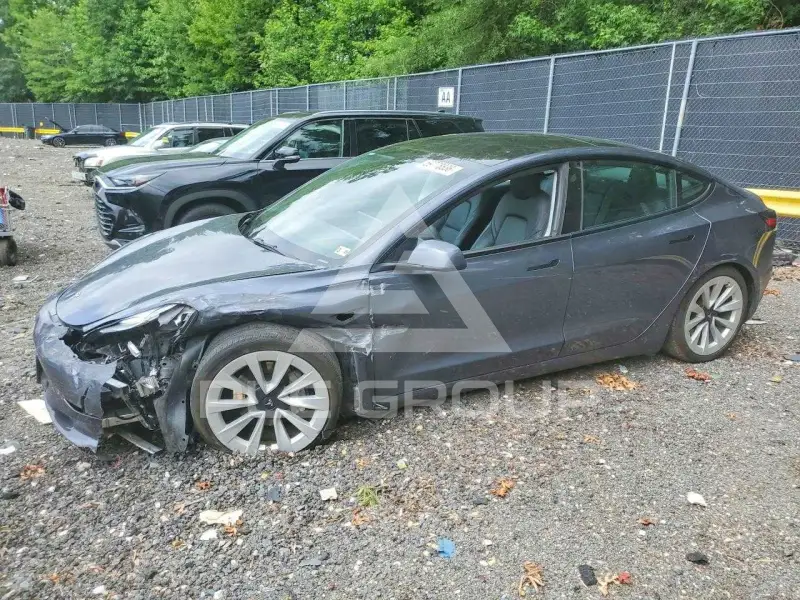 2023 Tesla Model 3 фото