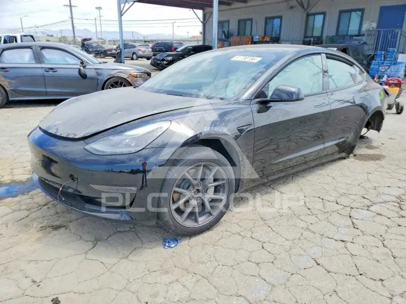 2023 Tesla Model 3 фото