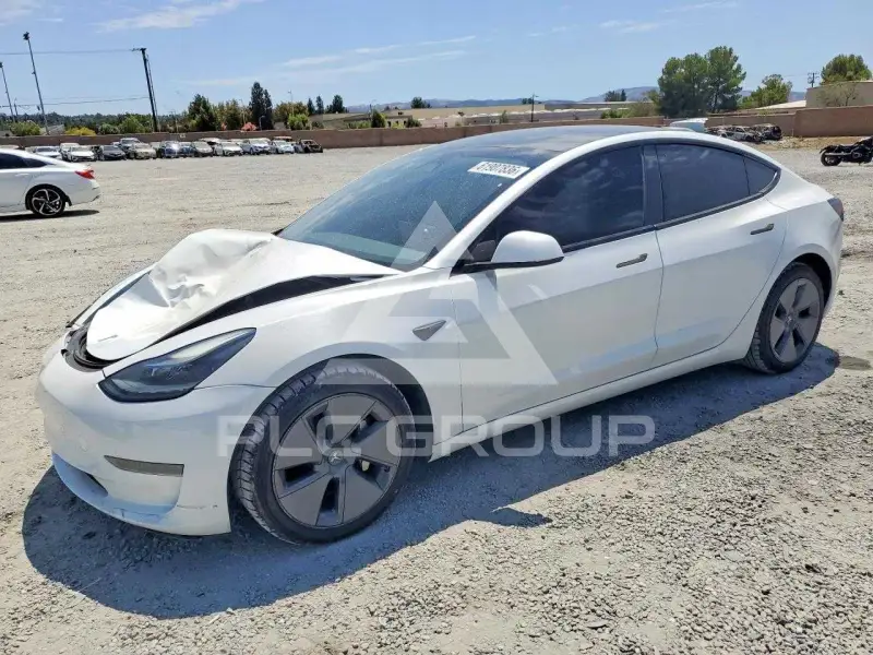 2023 Tesla Model 3 фото