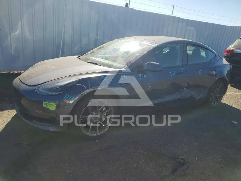 2023 Tesla Model 3 фото