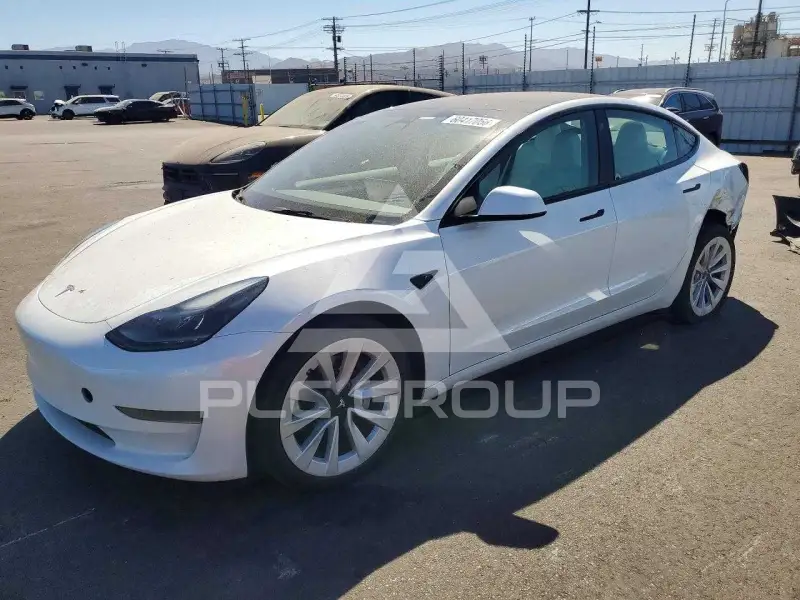 2023 Tesla Model 3 фото