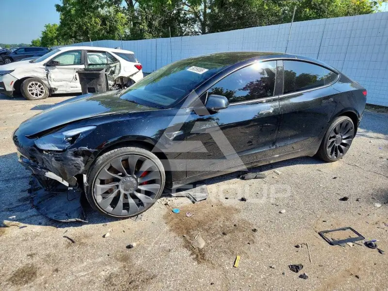 2023 Tesla Model 3 фото