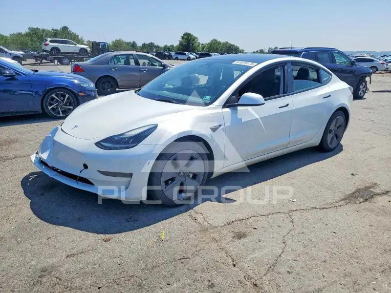 2023 Tesla Model 3 фото