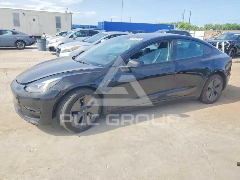 2023 Tesla Model 3 фото