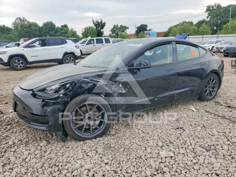 2023 Tesla Model 3 фото
