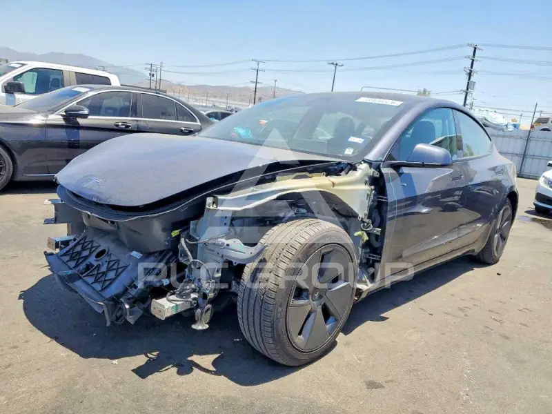 2023 Tesla Model 3 фото