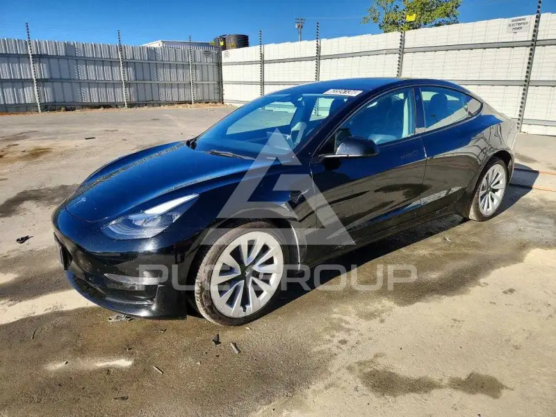 2023 Tesla Model 3 фото
