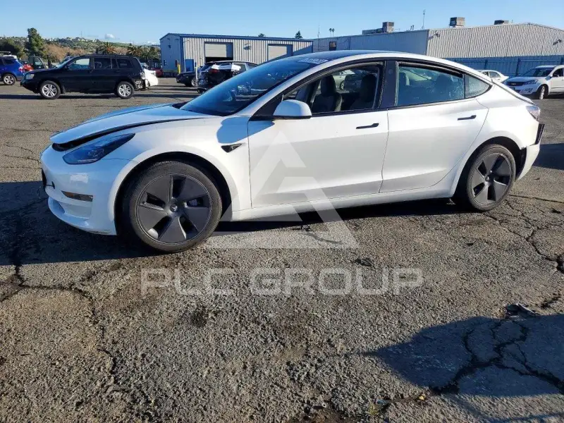 2023 Tesla Model 3 фото