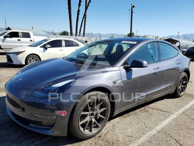 2023 Tesla Model 3 фото