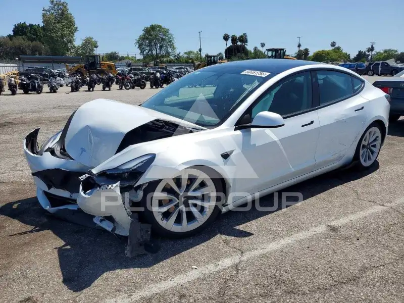 2023 Tesla Model 3 фото